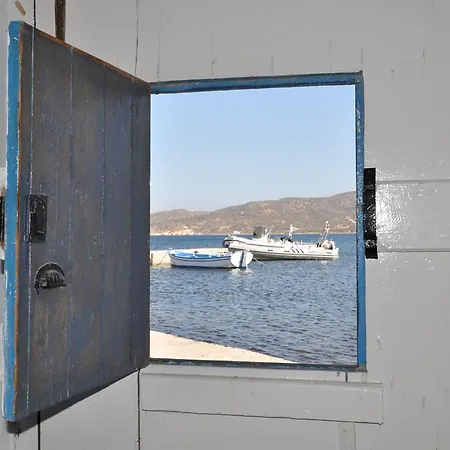 Palirroia * Embourios (Milos)