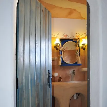 Palirroia Embourios (Milos)