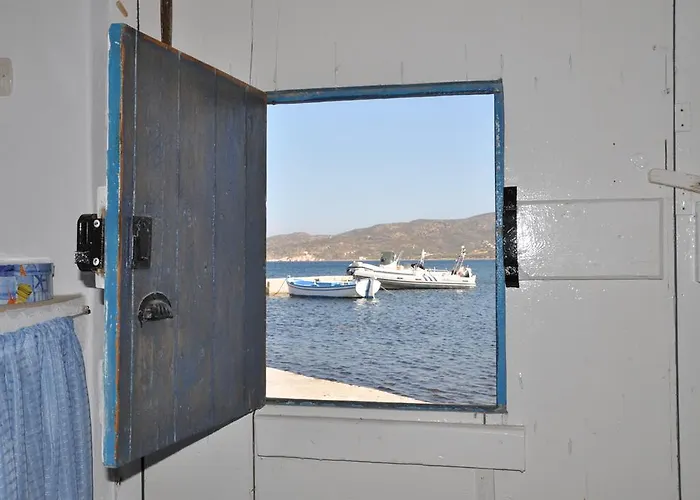 Palirroia * Embourios (Milos)